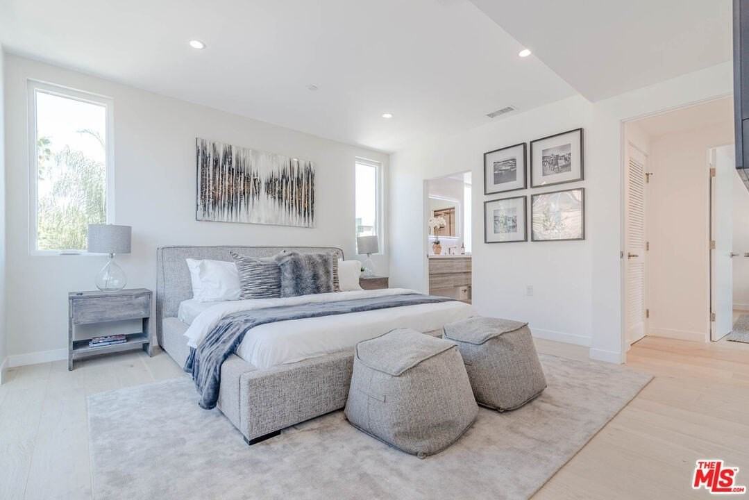 1214 N Sycamore Ave - Photo 6 of 16