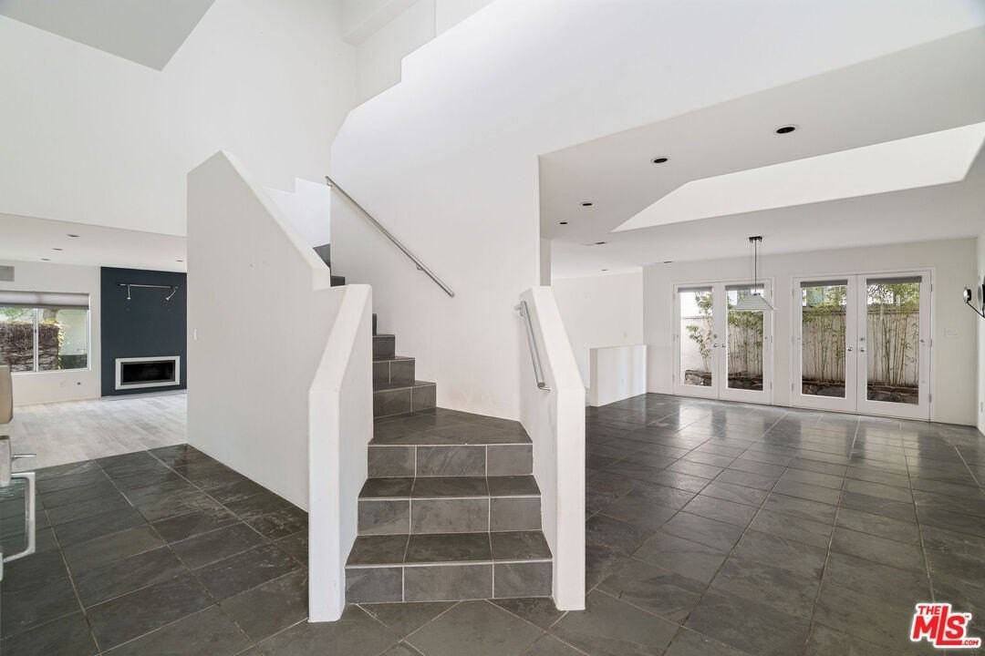 2606 Pacific Ave - Photo 6 of 49