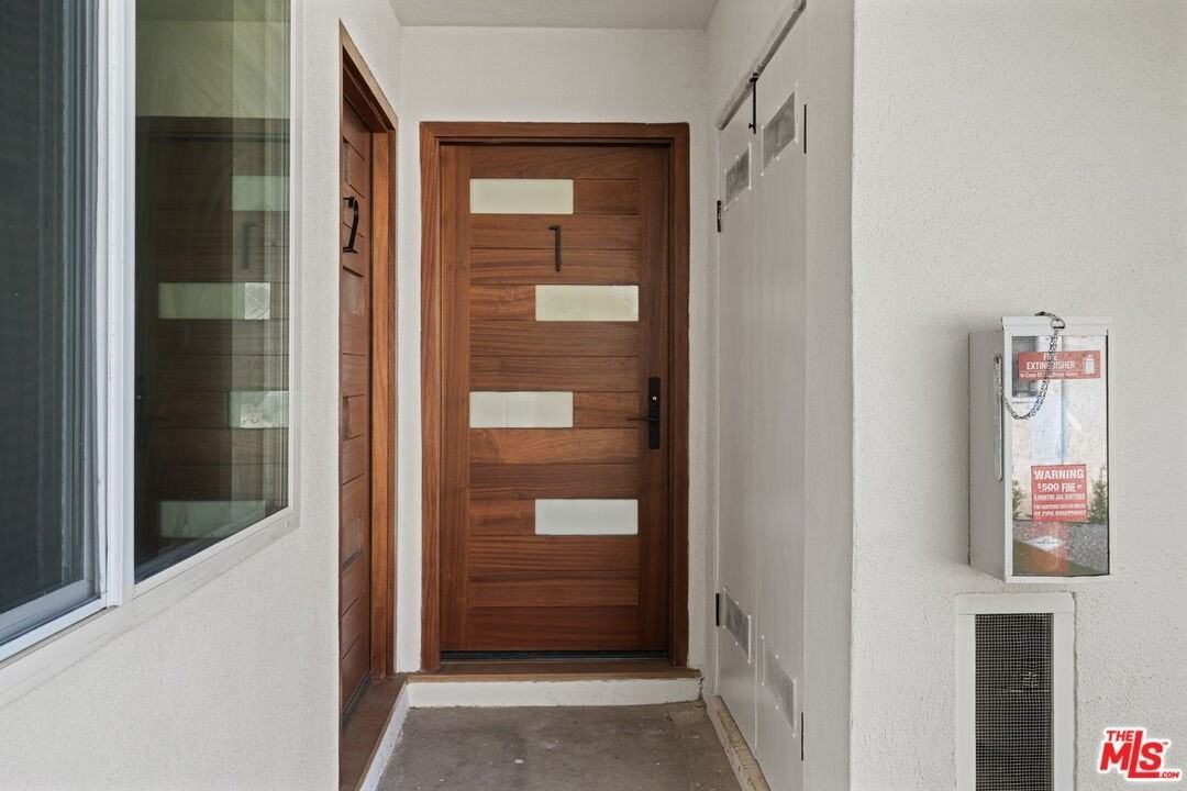 420 S Sepulveda Blvd Apt 12 - Photo 4 of 11