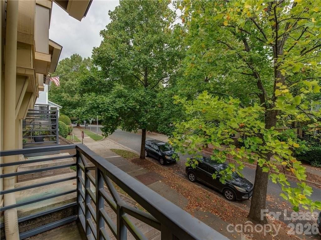 927 Garden District Dr - Photo 3 of 42