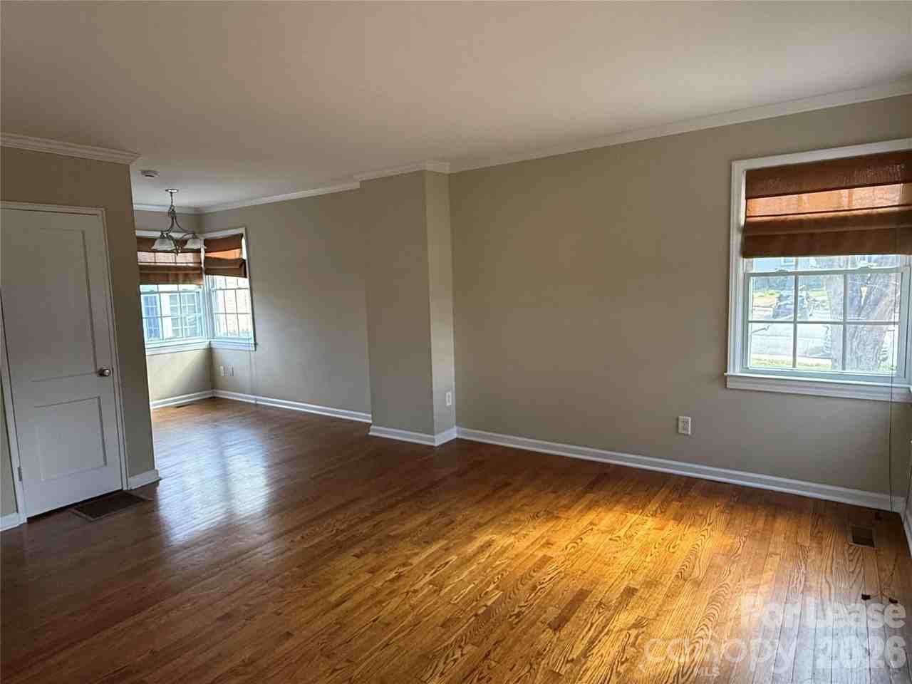 524 Wakefield Dr - Photo 2 of 16