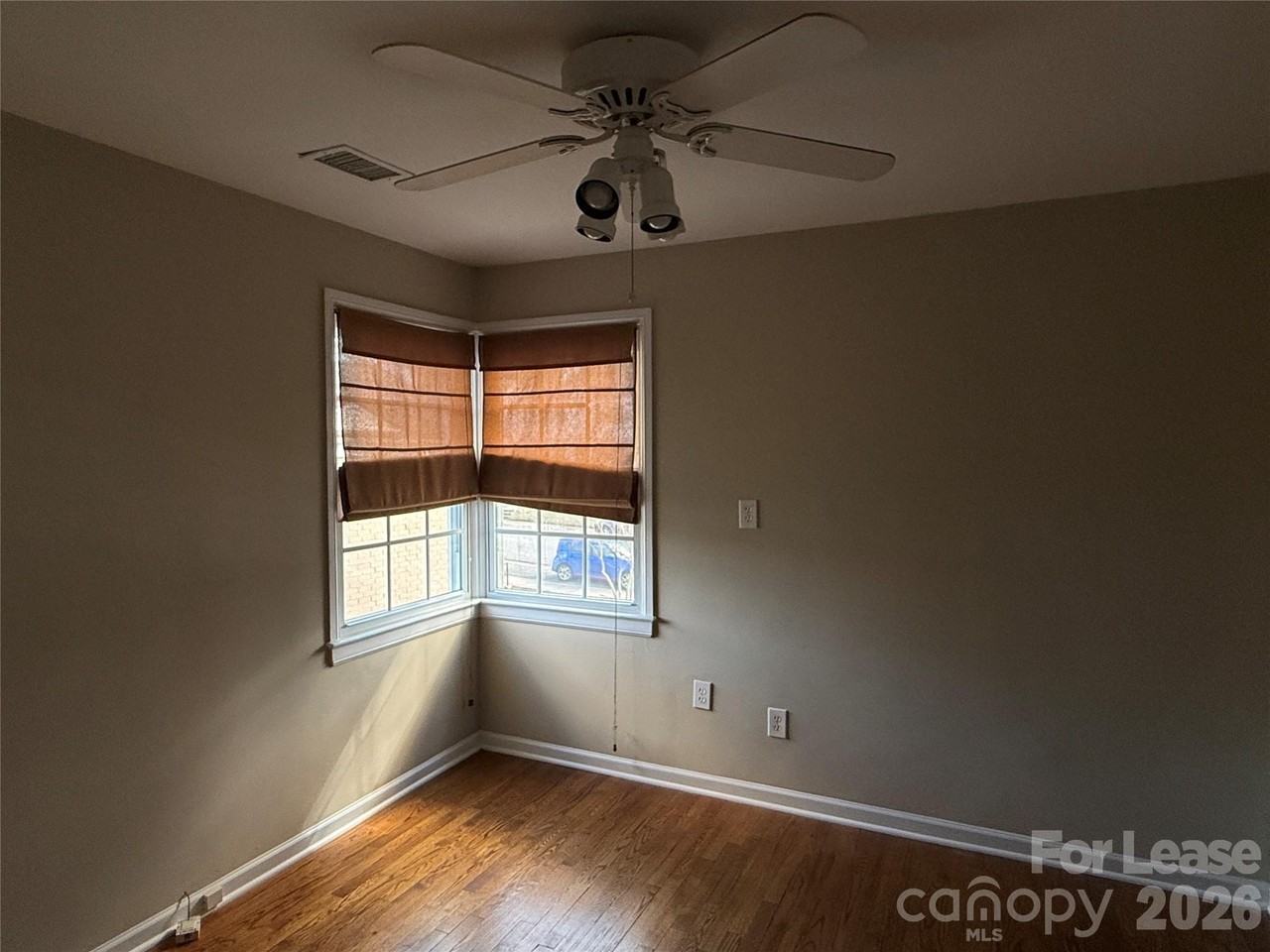 524 Wakefield Dr - Photo 7 of 16