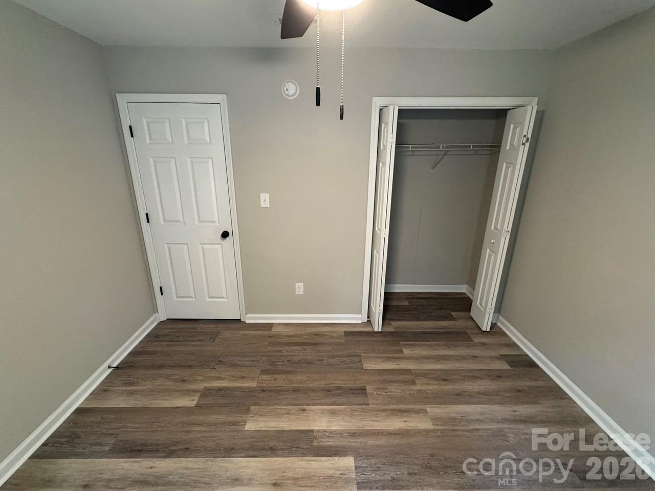 320 Hamilton Dr Ne - Photo 6 of 9