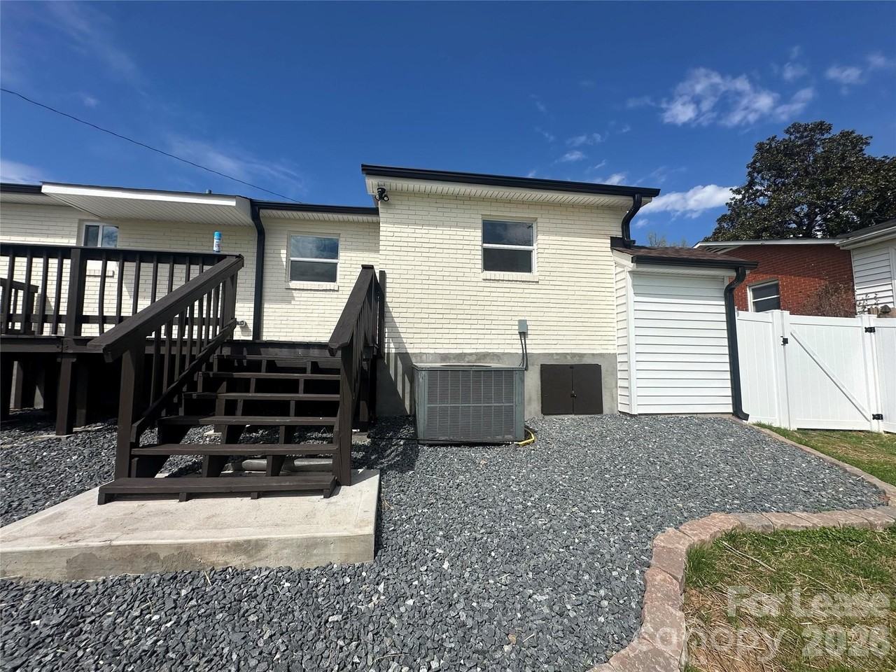 814 Aileen Cir - Photo 5 of 10