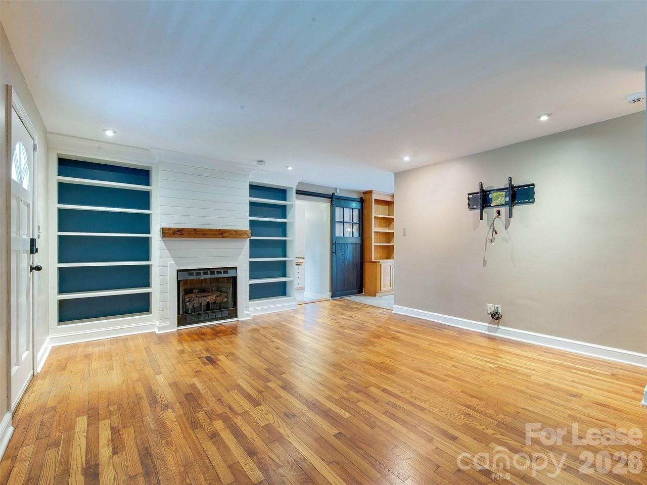 2329 Kingsbury Dr - Photo 7 of 44