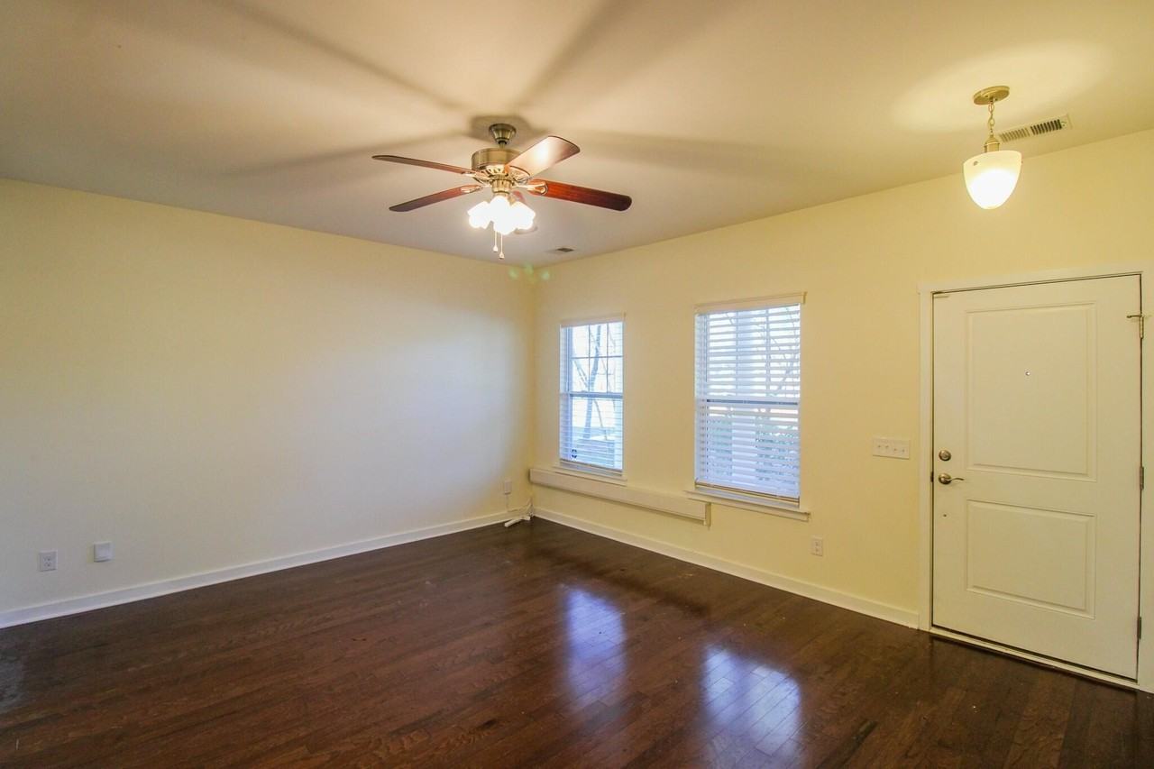 4946 Ballantine Dr - Photo 4 of 21