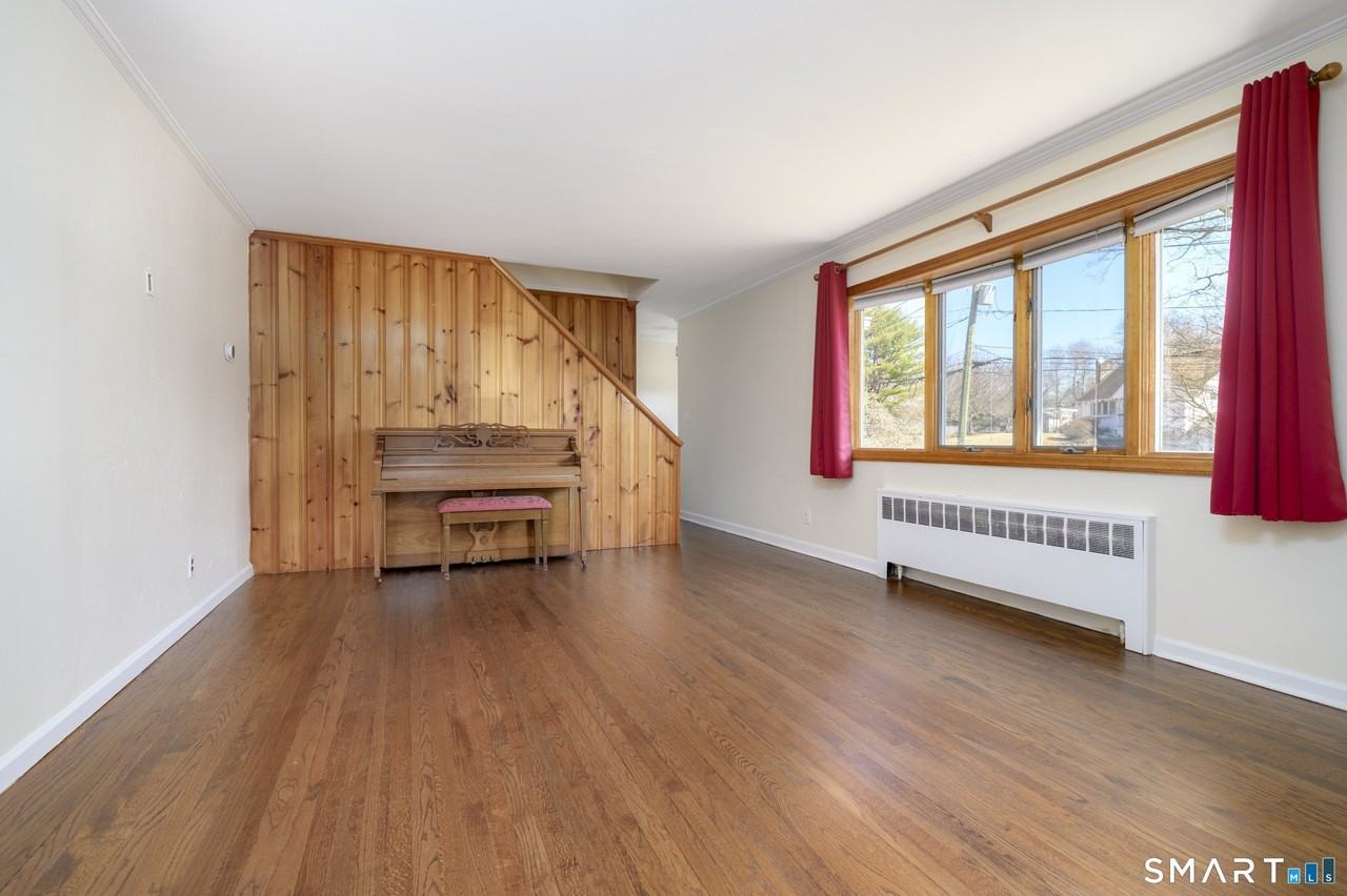 63 Alpine St - Photo 3 of 24