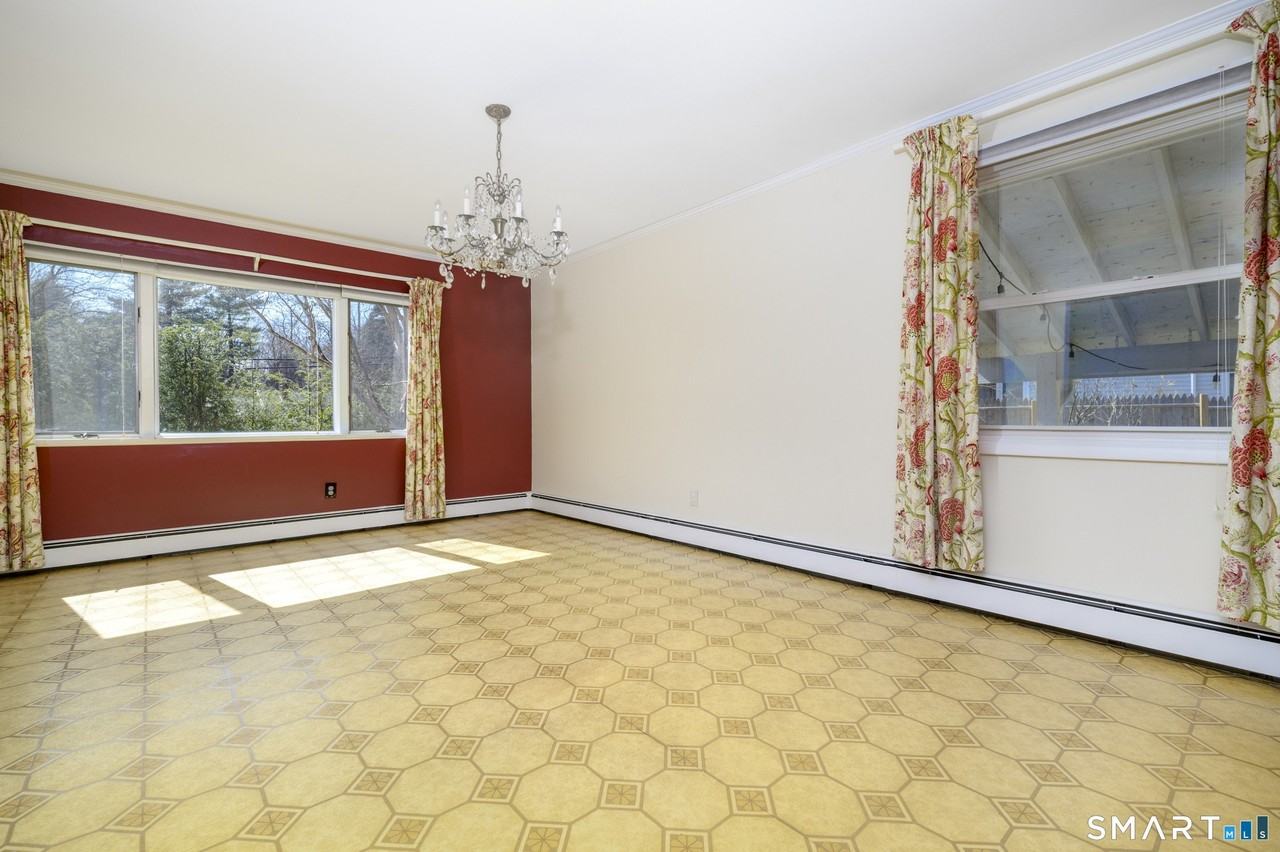 63 Alpine St - Photo 7 of 24