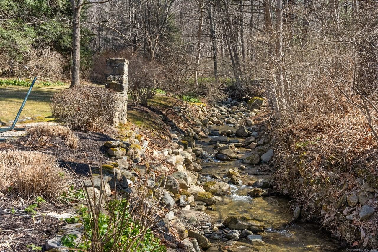 112 Chestnut Land Rd - Photo 4 of 32