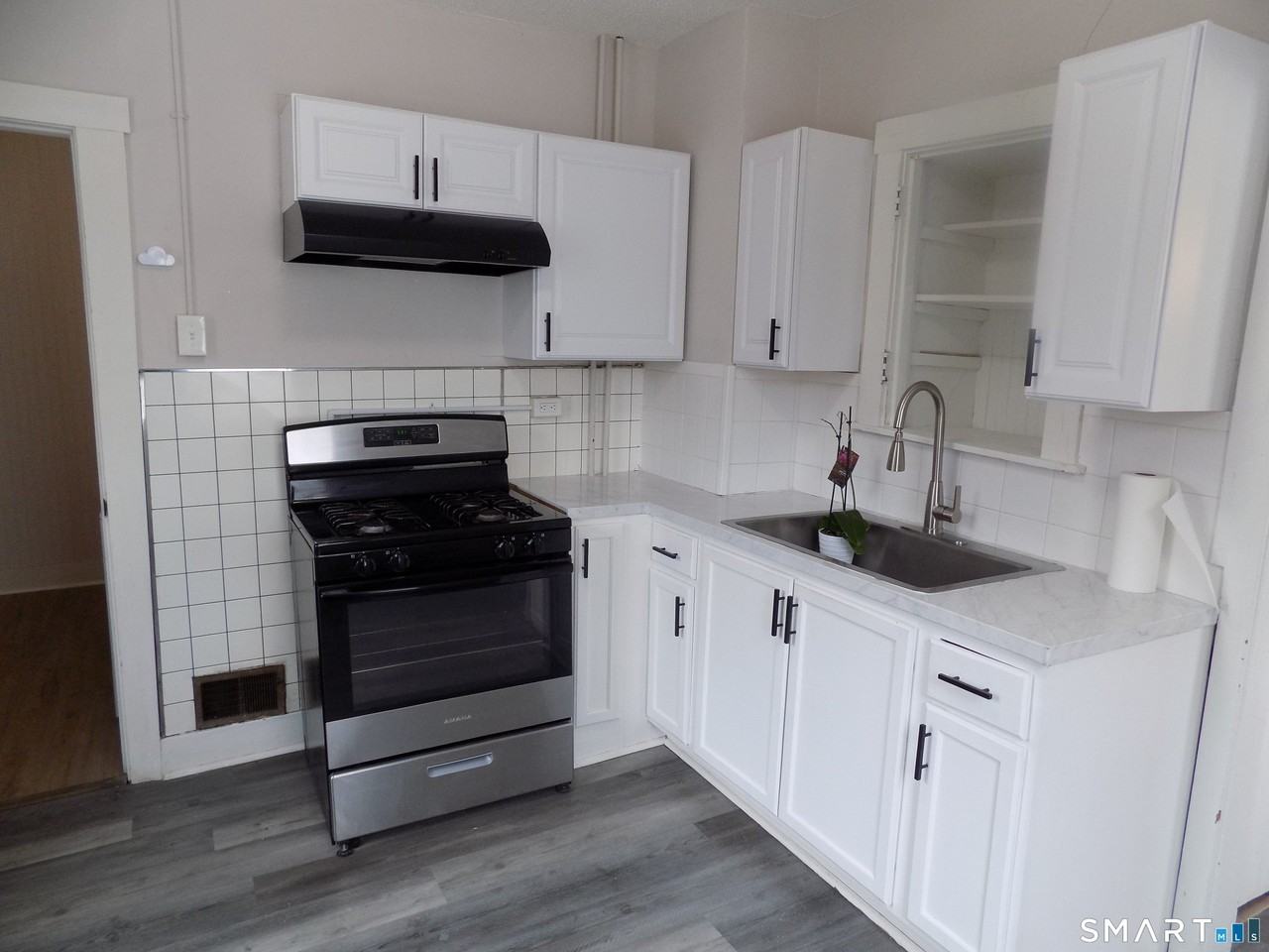 182 West St - Photo 4 of 31