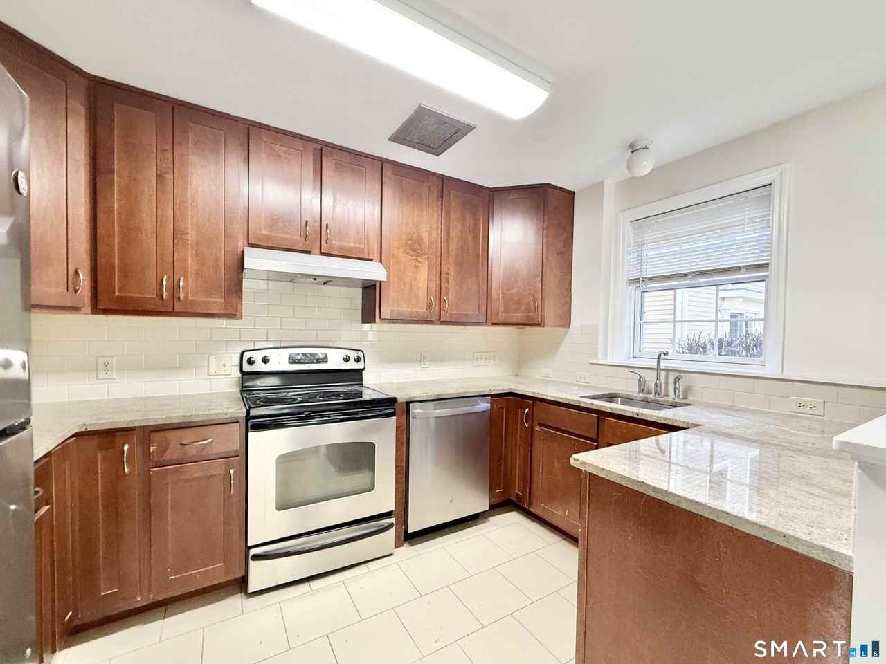 17 Rockfield Dr - Photo 6 of 19