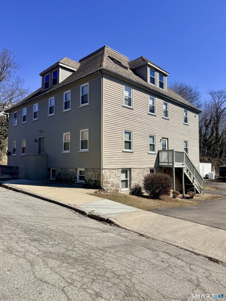 20 Garvin St Apt 2c - Photo 2 of 11