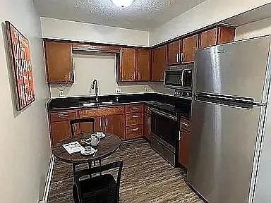 602 Se Grant St #3 - Photo 2 of 8