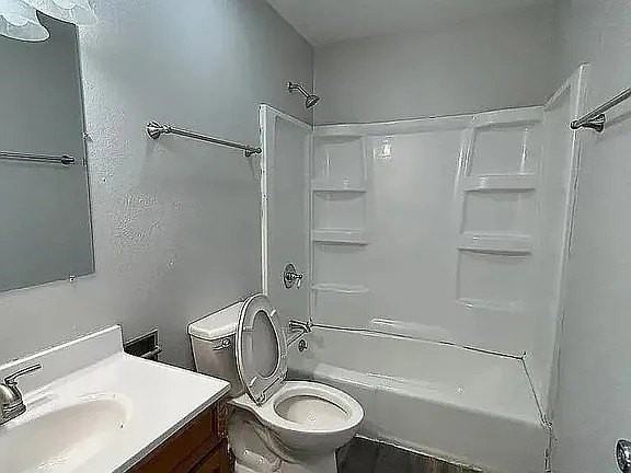602 Se Grant St #3 - Photo 4 of 8