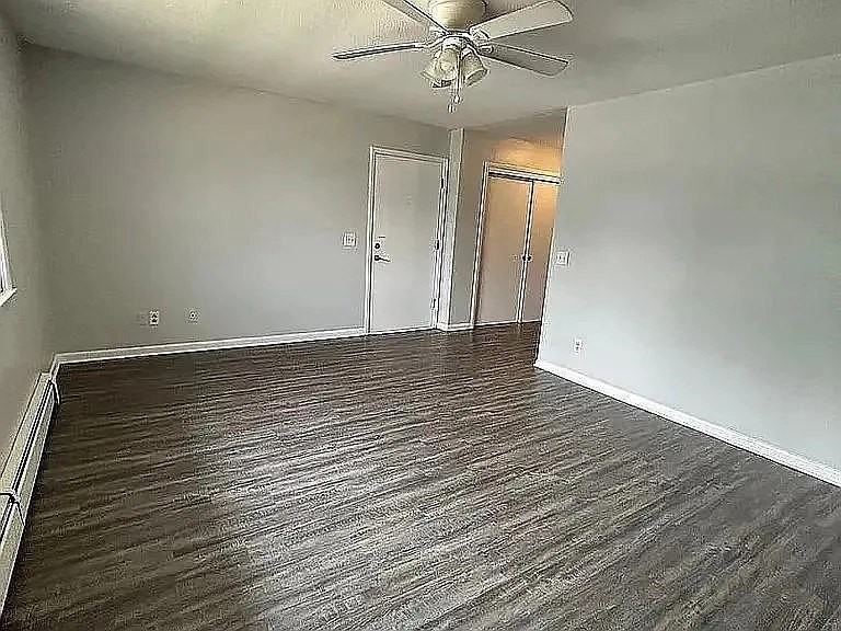 602 Se Grant St #4 - Photo 2 of 4