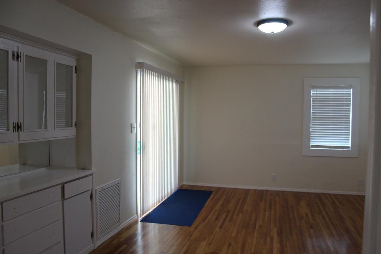 1996 N 11th Ave - Photo 6 of 7