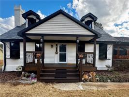 featured image of 1709 Rangewood Dr Sw