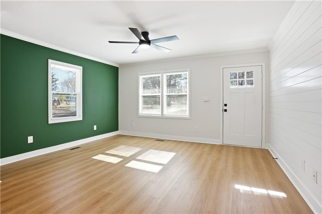 127 Perry St - Photo 6 of 31