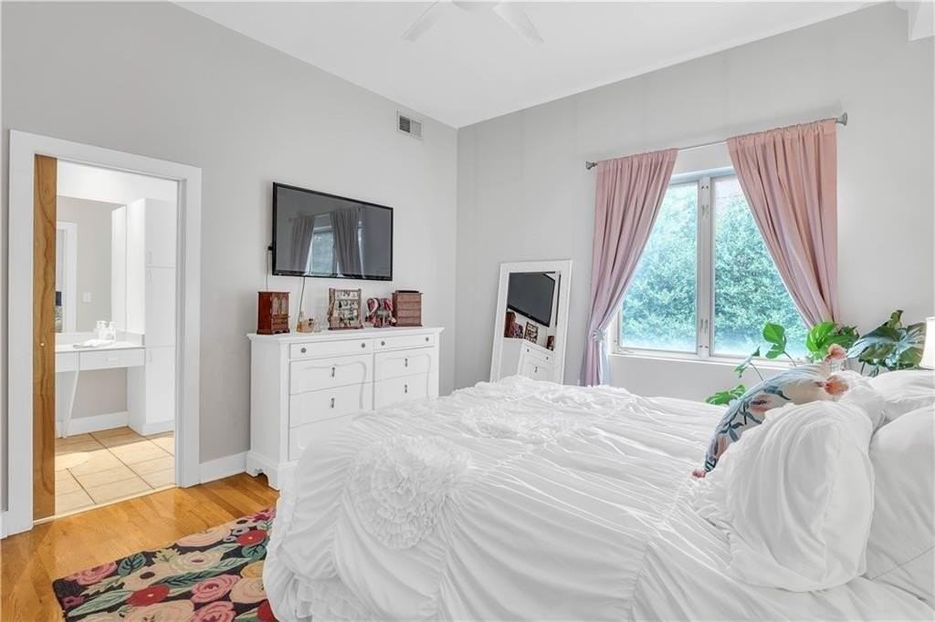 15 Waddell St Ne #204 - Photo 2 of 26