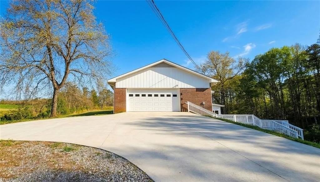 6180 Elliott Family Pkwy - Photo 2 of 22