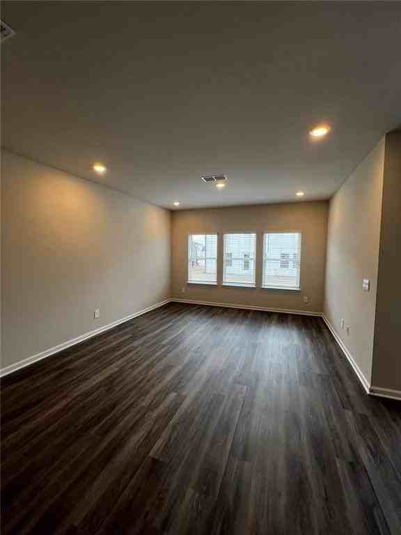 7762 Plymouth Dr - Photo 2 of 8