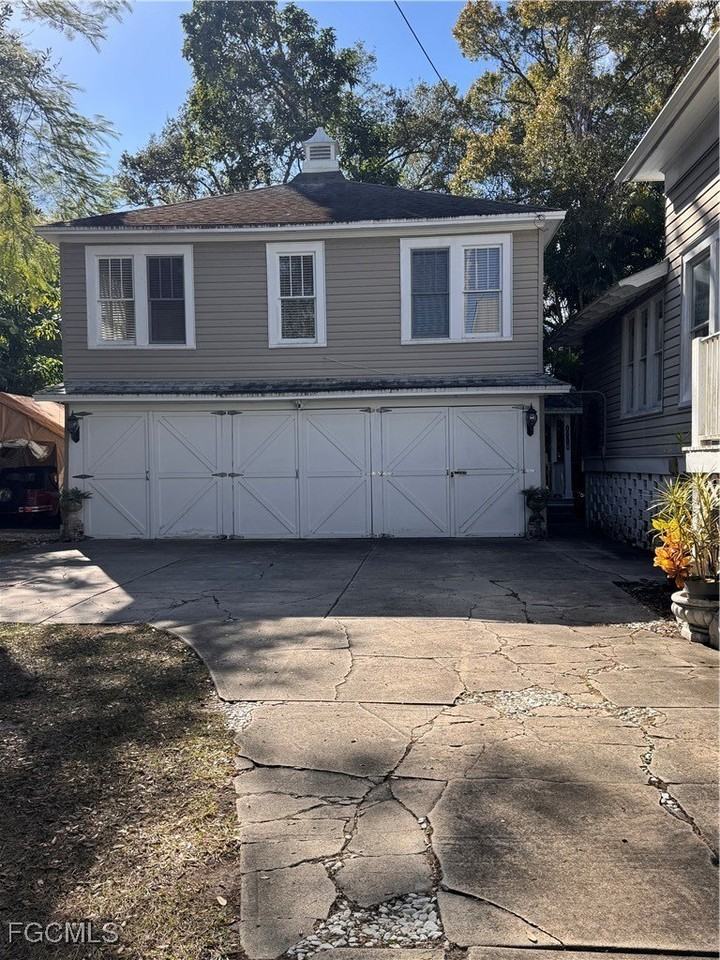 1618 Woodford Ave - Photo 4 of 17