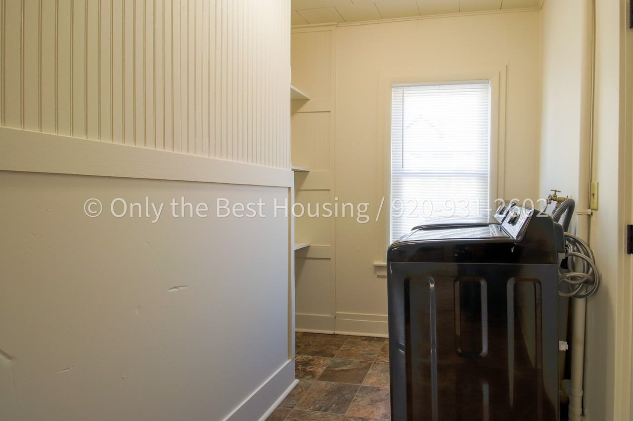 728 Franklin St #1 - Photo 3 of 24