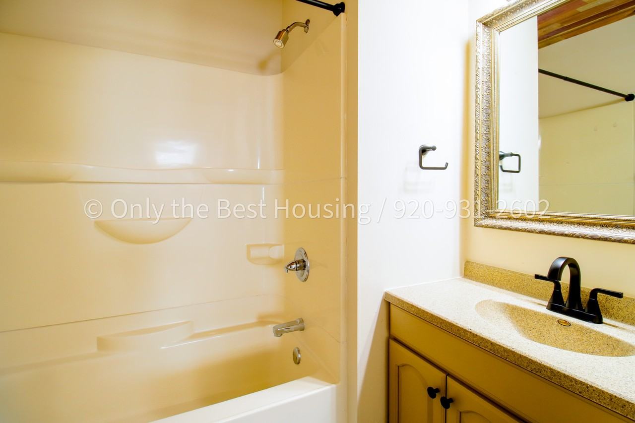 728 Franklin St #1 - Photo 5 of 24