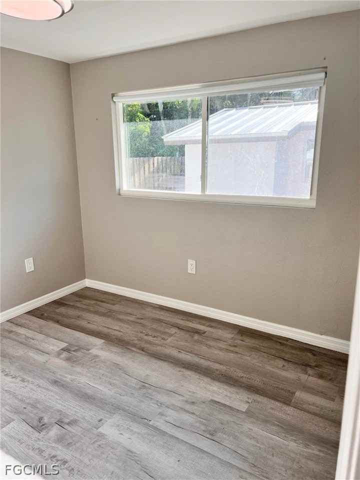 26941 Leport St - Photo 7 of 9