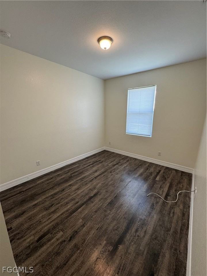 8036 Buttercup Cir - Photo 5 of 11