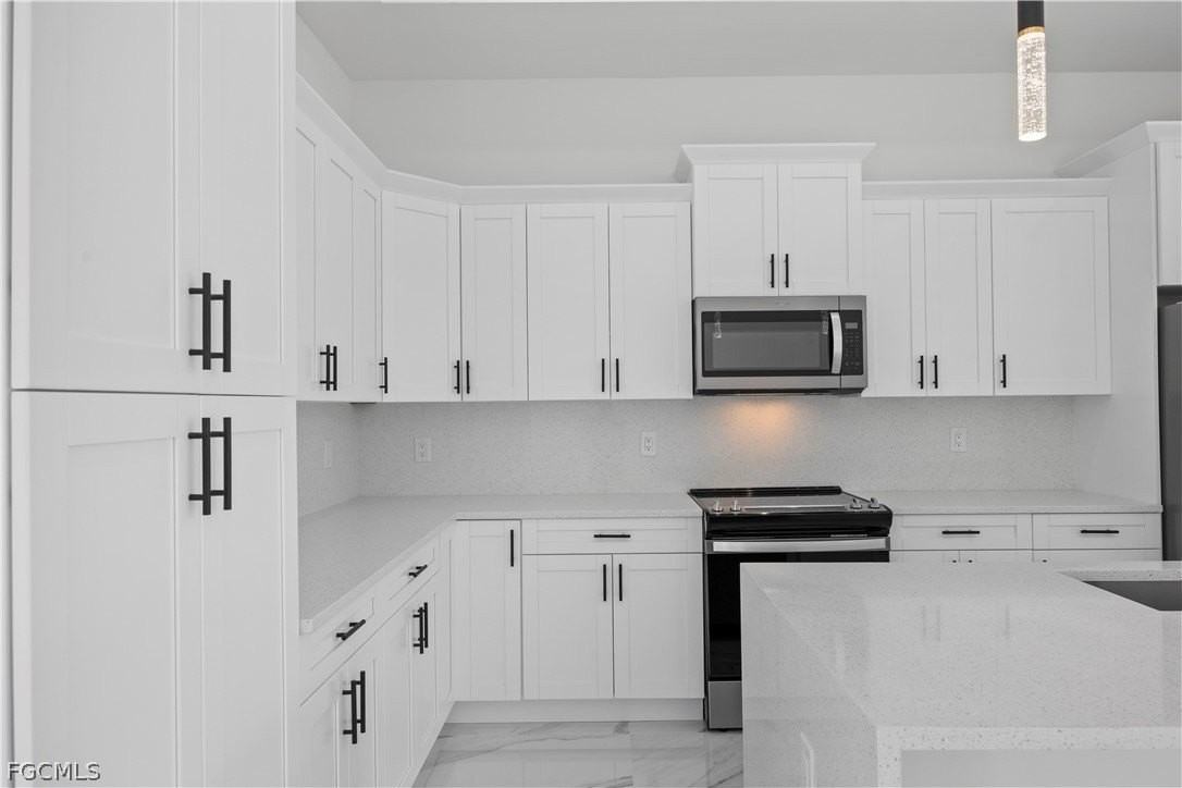 719 Fullerton Ave S - Photo 7 of 20