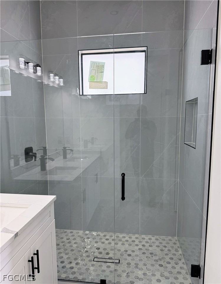 459 Lockport Ave S - Photo 5 of 11