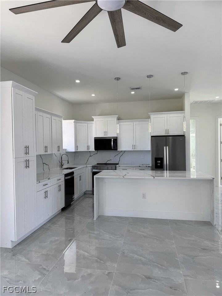 735 Worth Ave - Photo 6 of 15