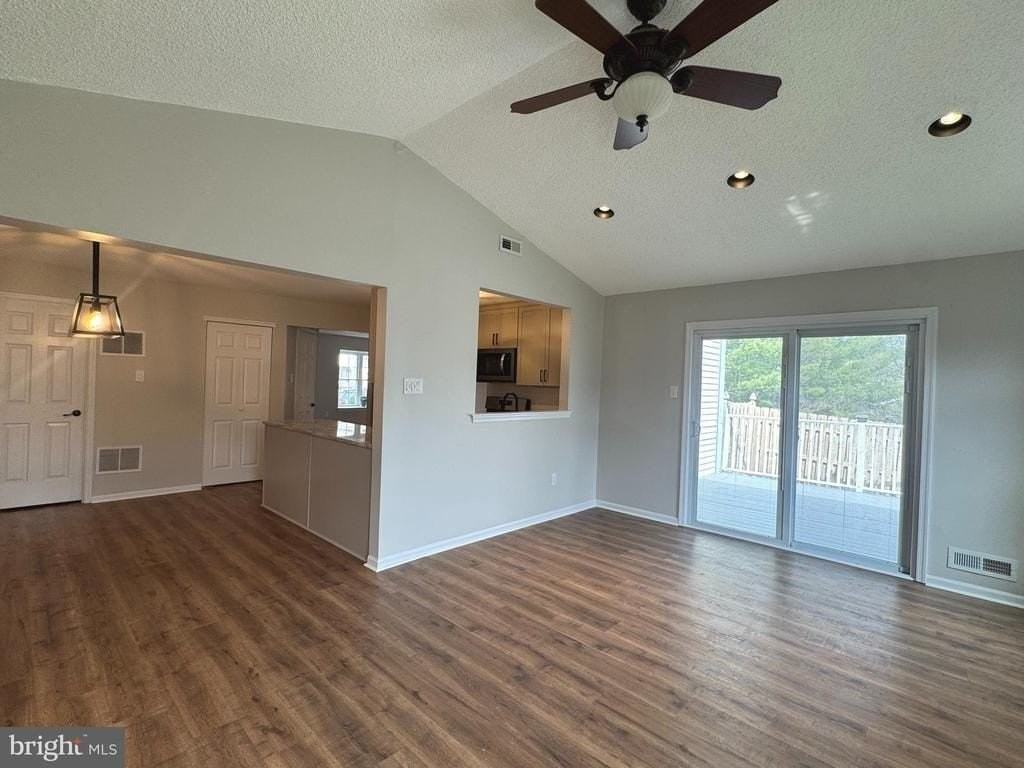 31 Cottonwood St - Photo 4 of 28