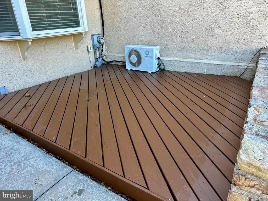 18 Dundee Mews - Photo 3 of 38