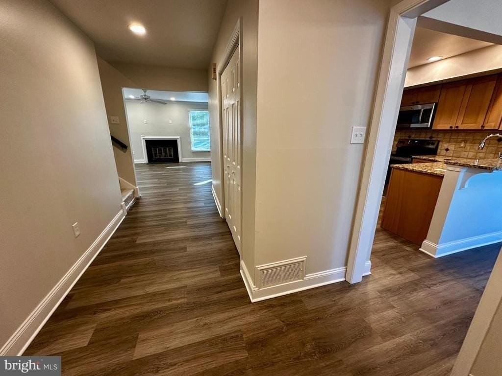 18 Dundee Mews - Photo 6 of 38