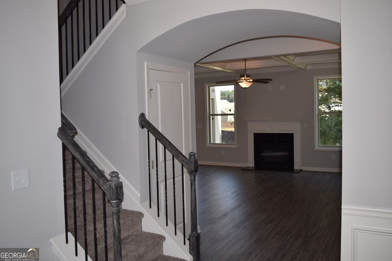 533 Brighton Park Cir - Photo 3 of 20