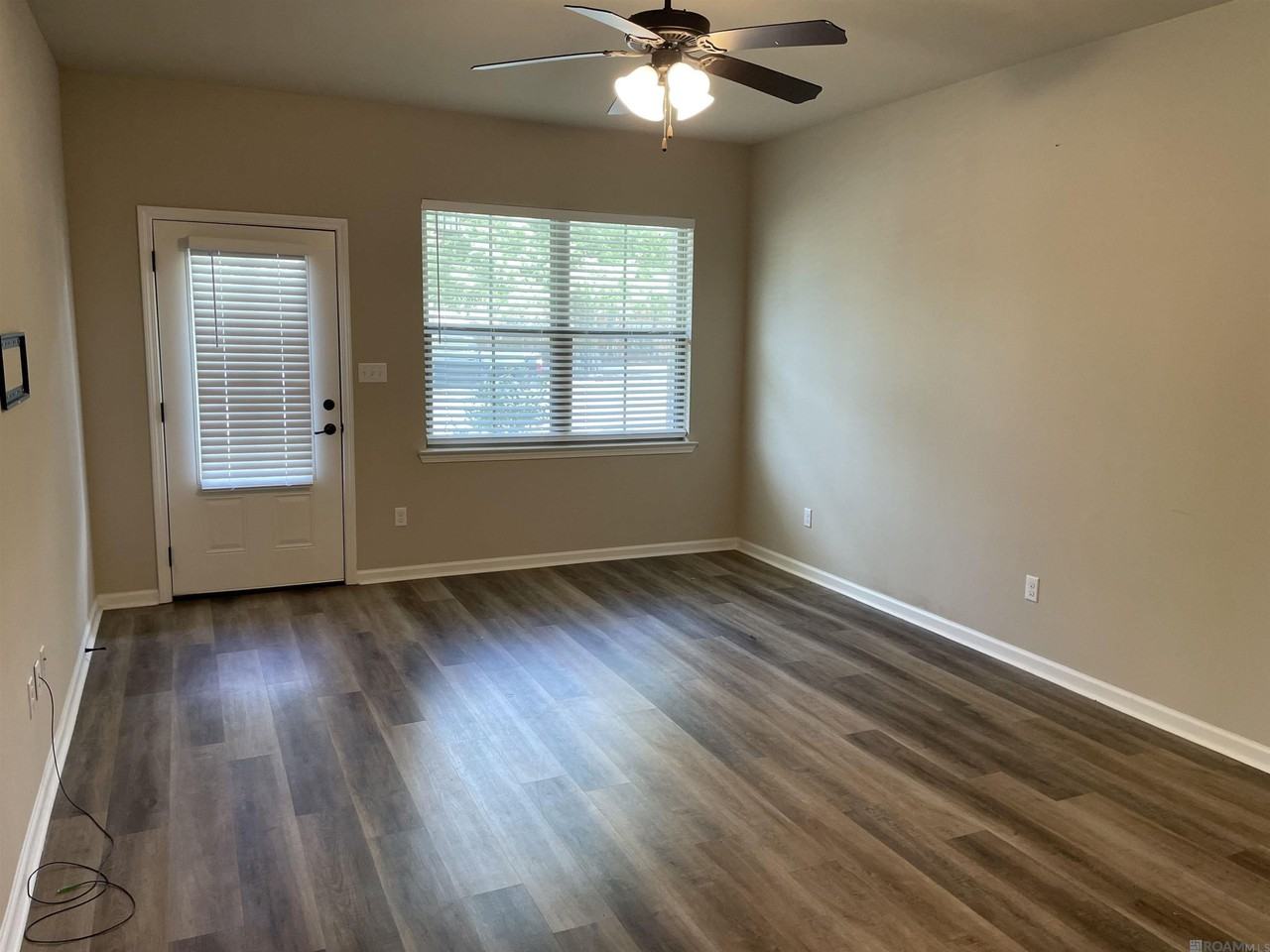 2872 S Roth Ave - Photo 2 of 16