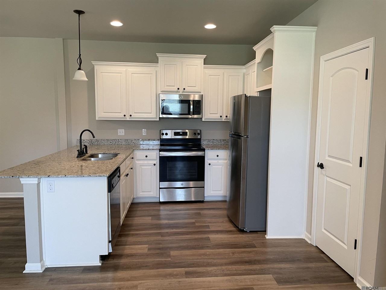 2872 S Roth Ave - Photo 6 of 16