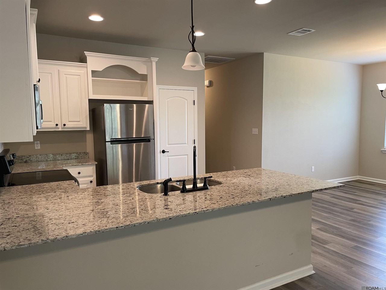 2872 S Roth Ave - Photo 7 of 16