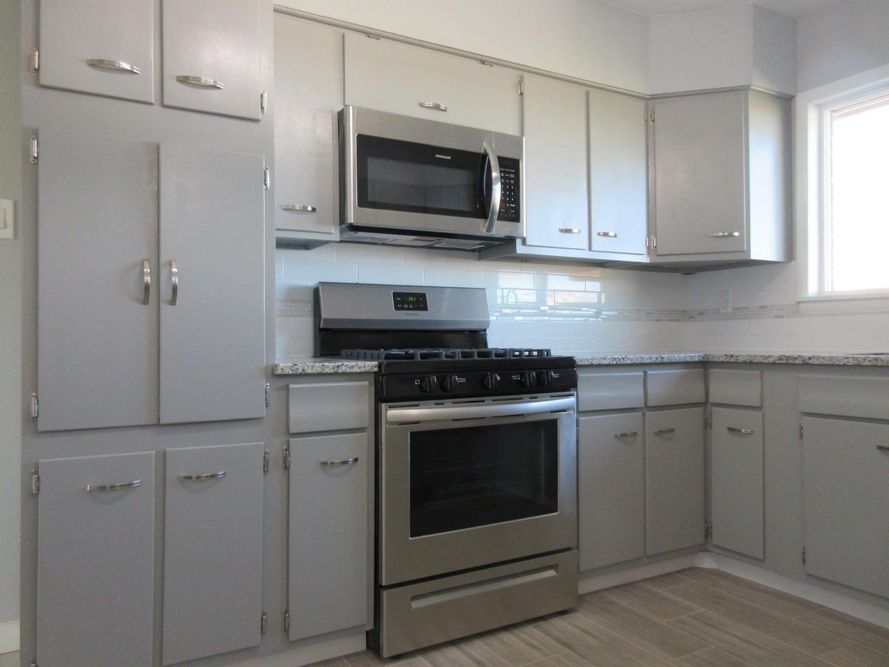 3302 Zircon Dr - Photo 5 of 19