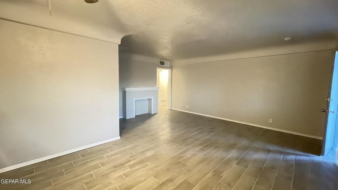 821 Olson St Unit A - Photo 4 of 16