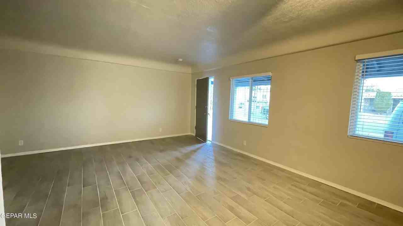 821 Olson St Unit A - Photo 5 of 16