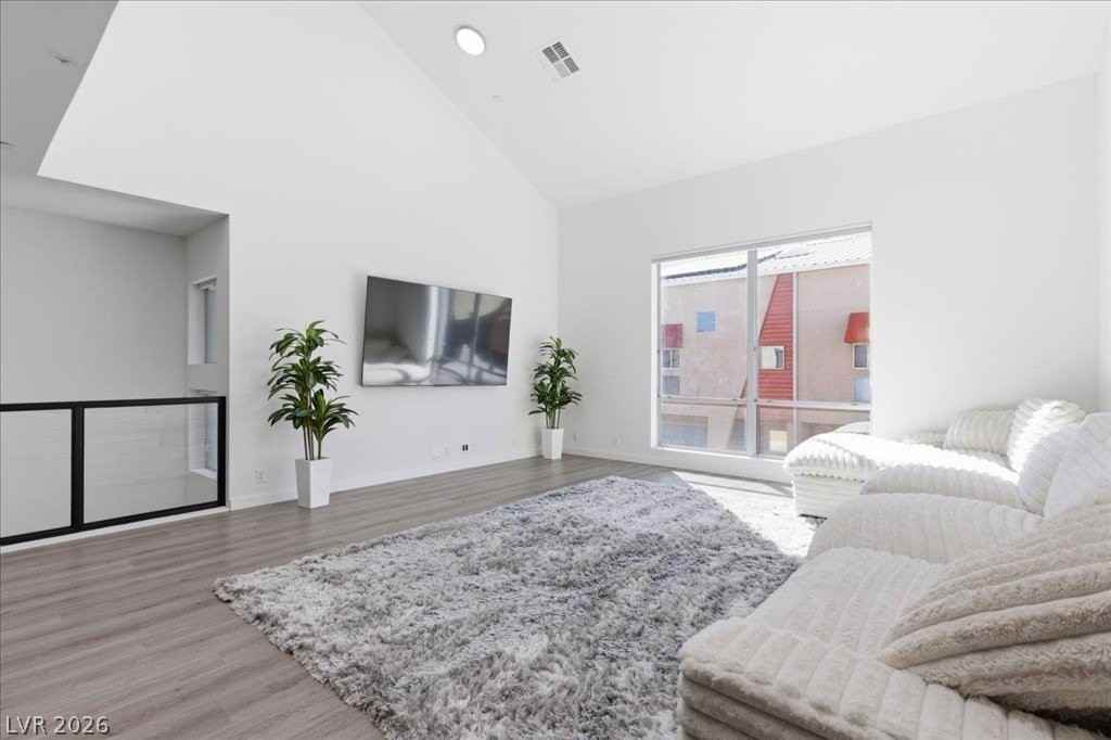 250 Tower St - Photo 3 of 25