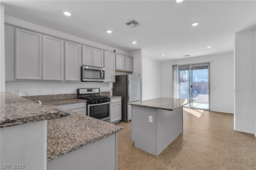 6919 Feather Hill St - Photo 5 of 21