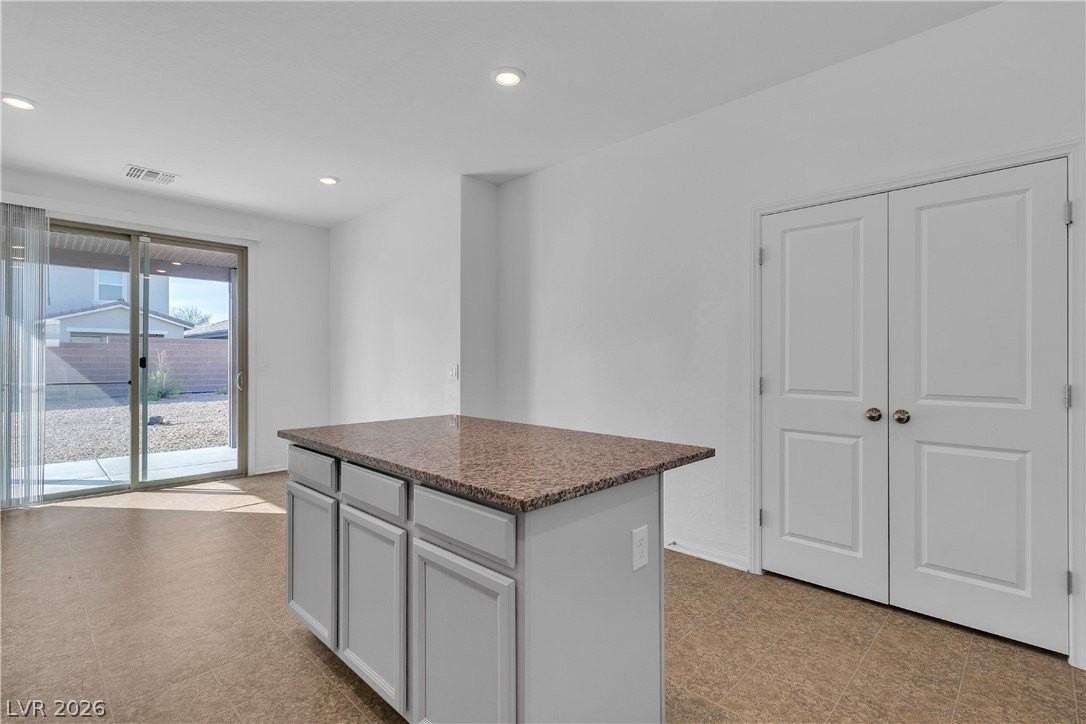 6919 Feather Hill St - Photo 6 of 21