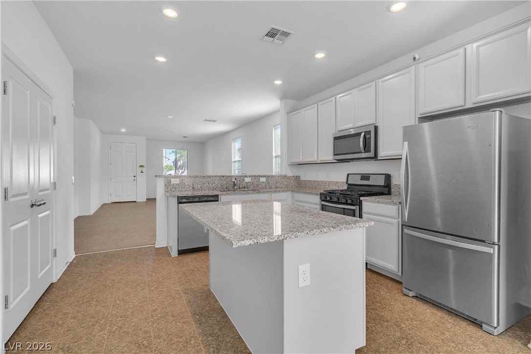 6919 Feather Hill St - Photo 7 of 21