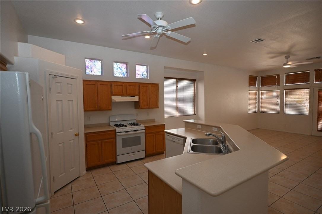 1108 Coral Rainbow Ave - Photo 3 of 23