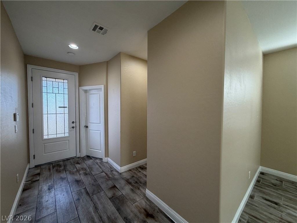 5669 Sleeping Creek St - Photo 4 of 29