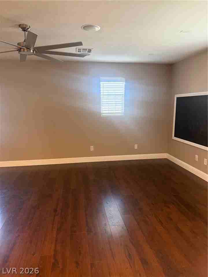 10849 Wallflower Ave - Photo 7 of 20